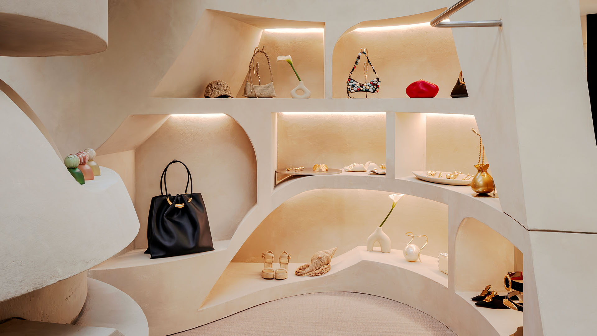 Cult Gaia aventura mall