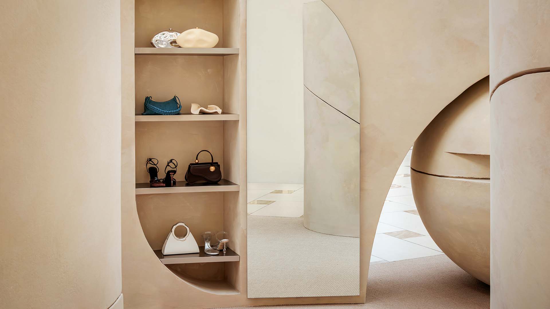 Cult Gaia aventura mall